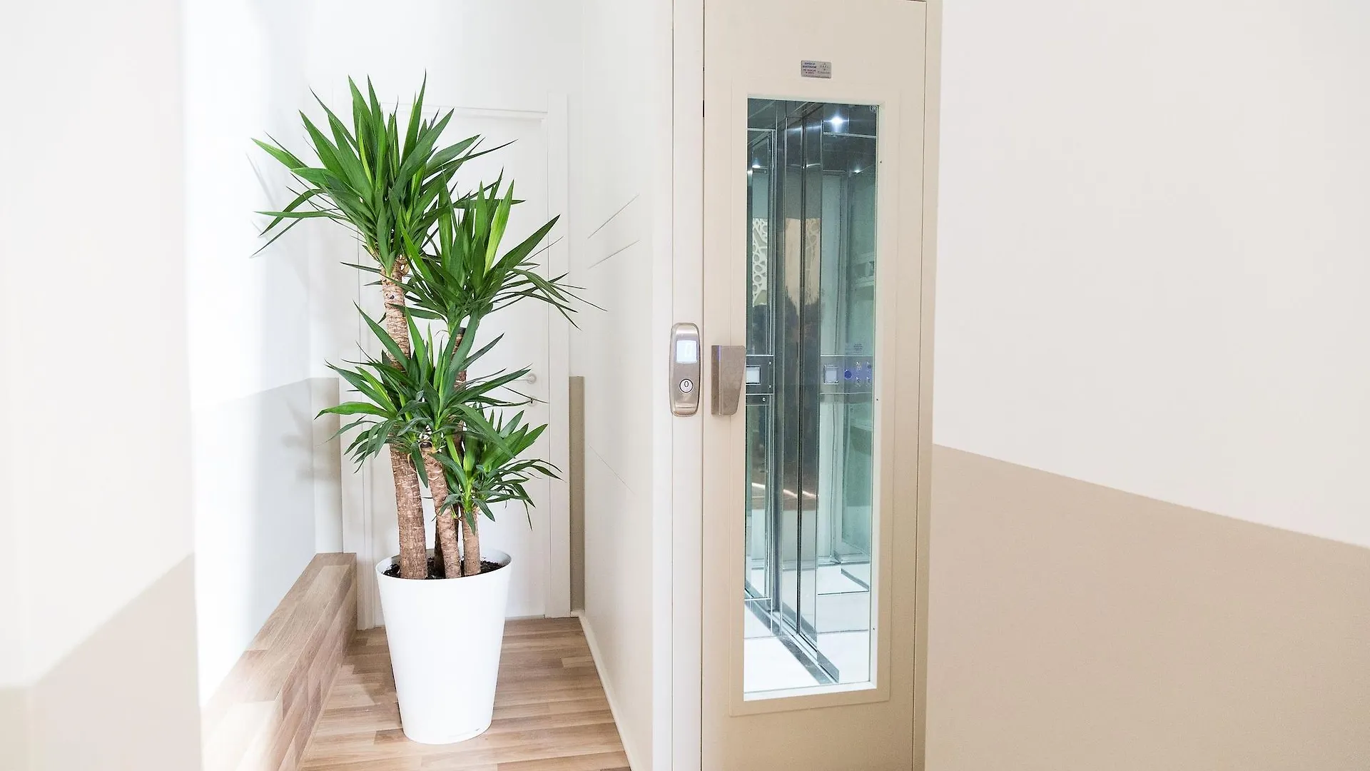 Palazzo Massari Rooms Lecce 0*,  Italy